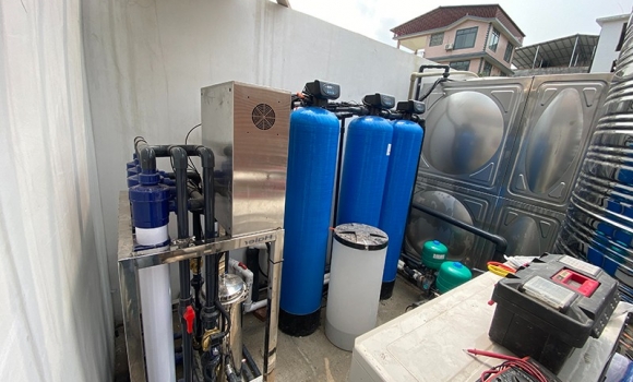 桂林陽(yáng)朔某民宿2噸超濾生活用水設(shè)備